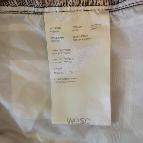 Wesc Plaid Board Shorts for Men. Size L - Picture 5 of 6